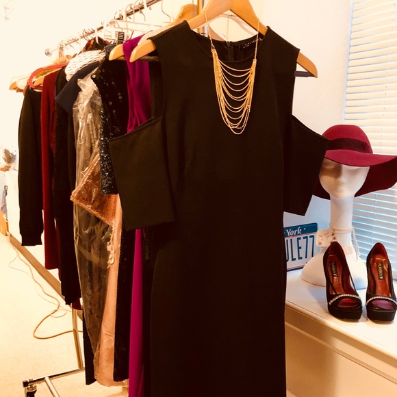Zara Beautiful Off The Shoulder Black Dress. - Picture 2 of 7